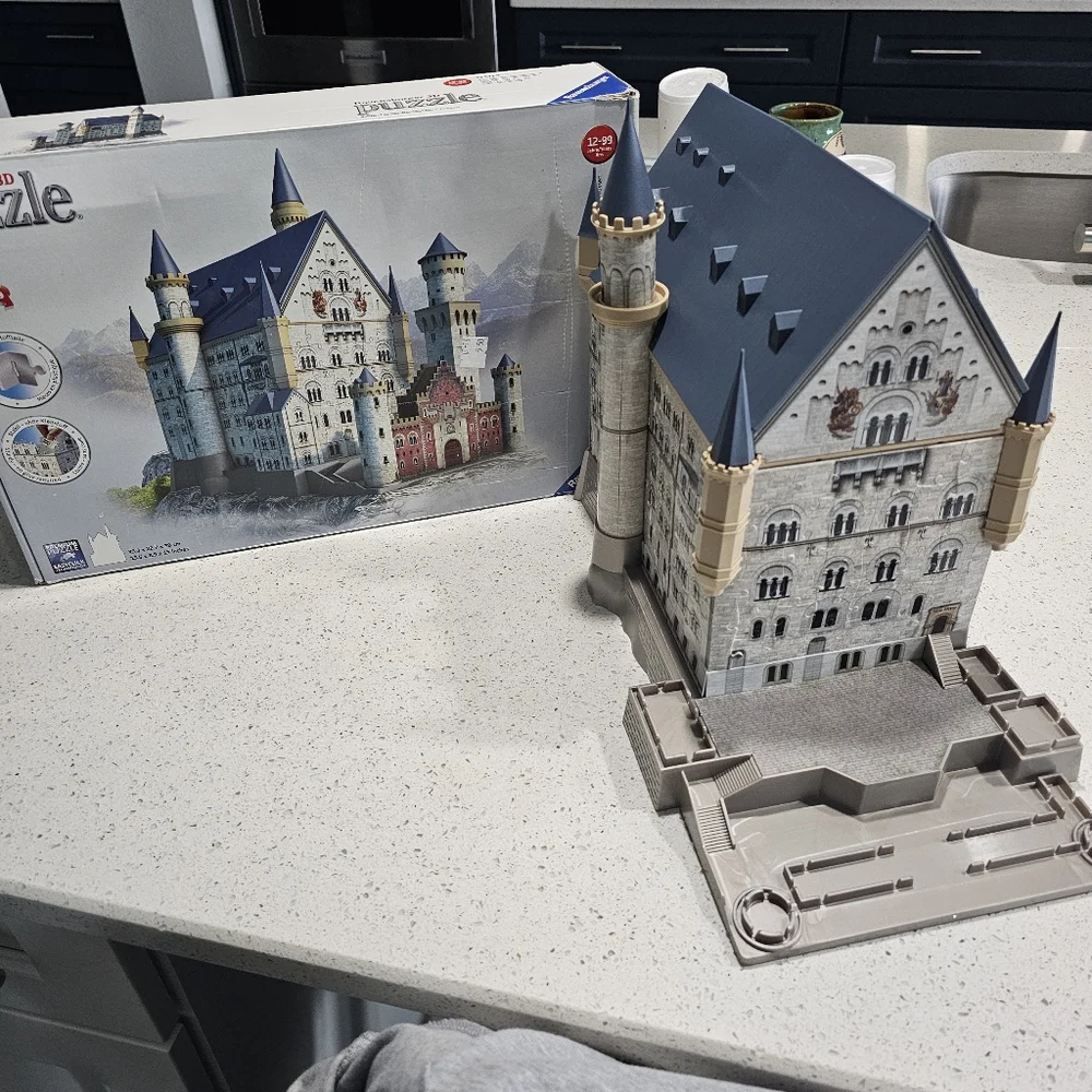 Ravensburger 3D Puzzle Neuschwanstein Castle Disney Inspiration Cinderella